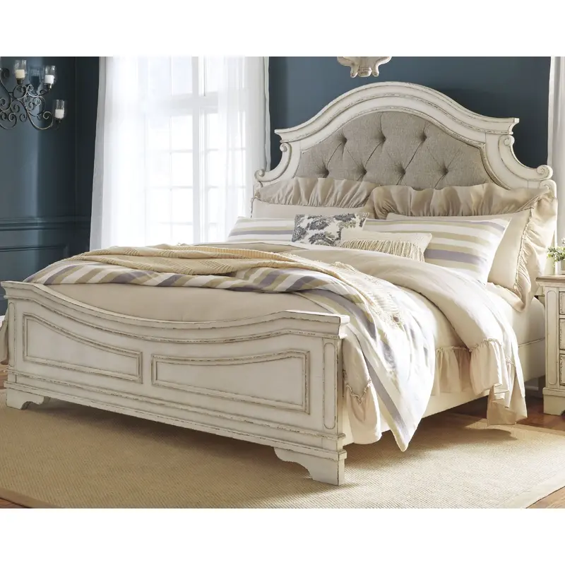 Realyn - Upholstered Panel Bed