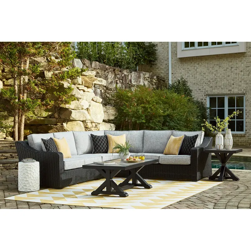 Beachcroft 3-Piece Outdoor Sectional