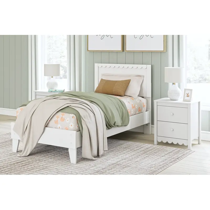 Hallityn  Panel Platform Bed