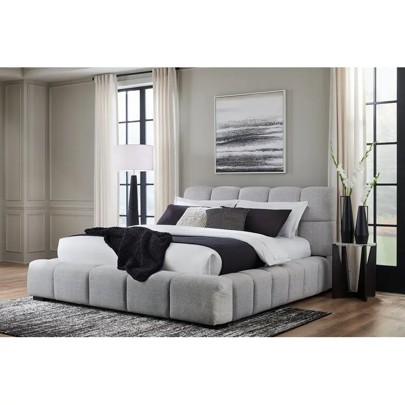 Grendusk  Upholstered Bed